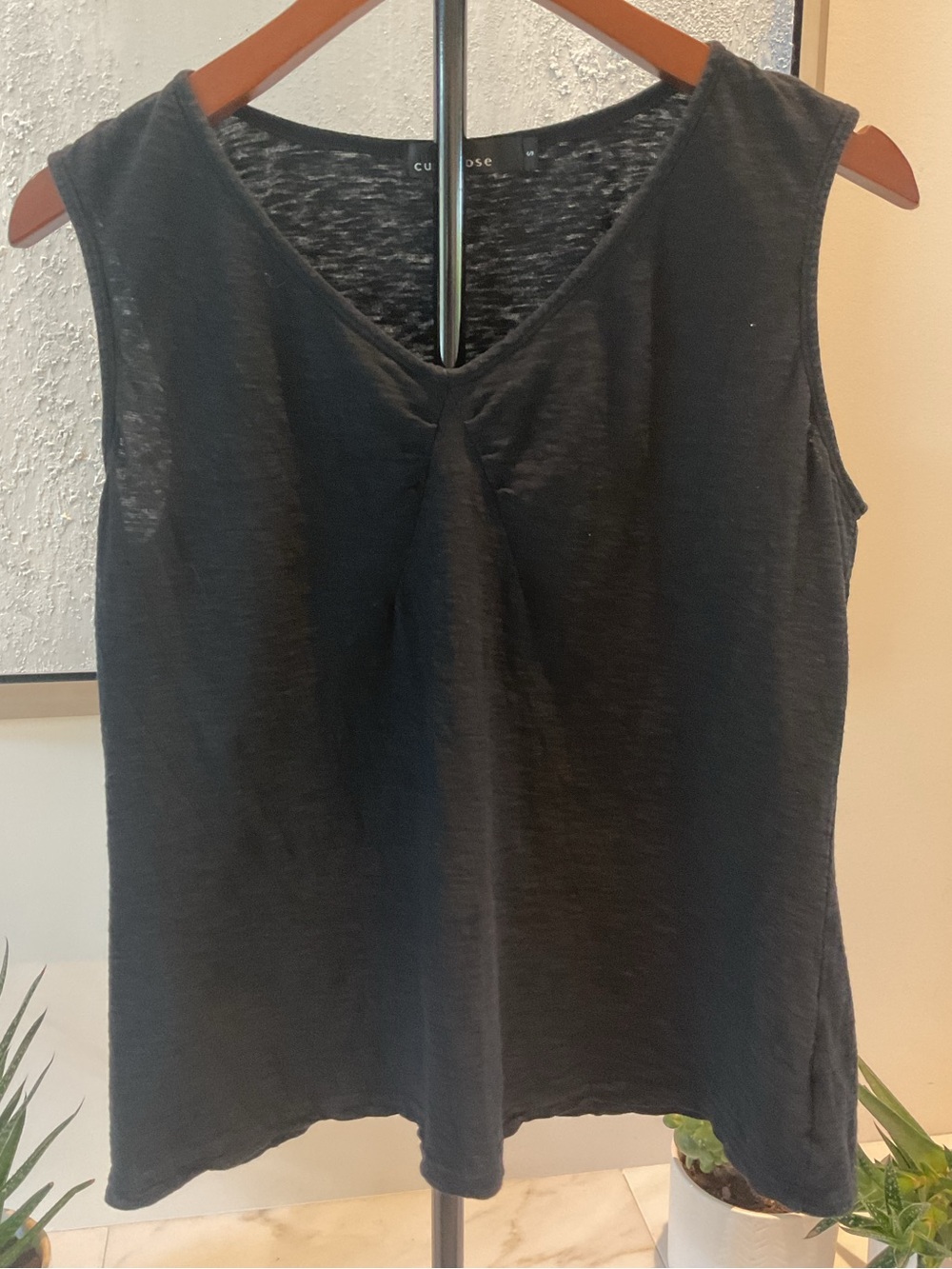 *Cut Loose* Classic Cut Black V-Neck Slub Linen Mix Sleeveless Tank Top.